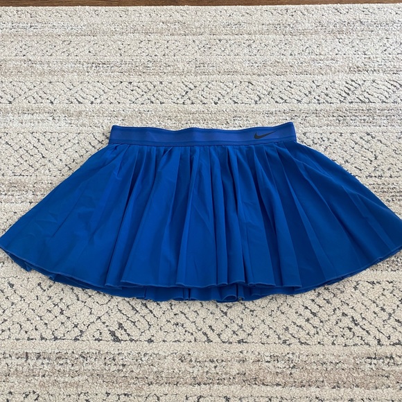 Nike tennis skirt size large